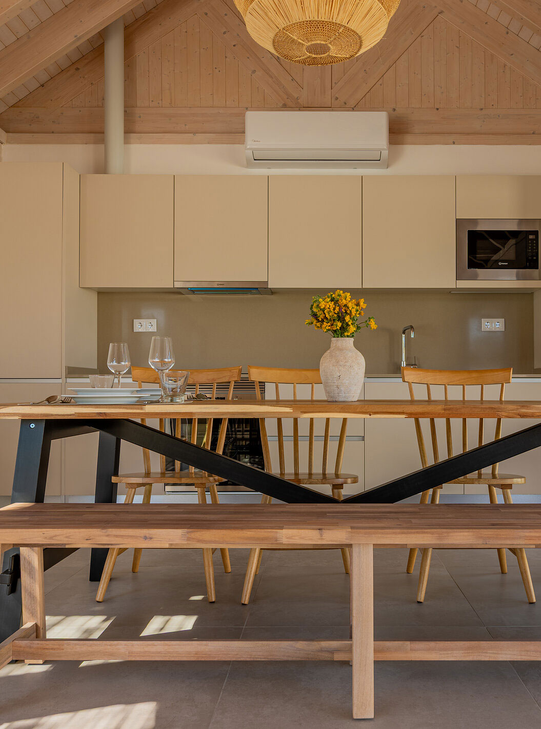 The Premium Green Villa at Pestana Comporta Village Residences has an equipped kitchen, air conditioning, and a dining table