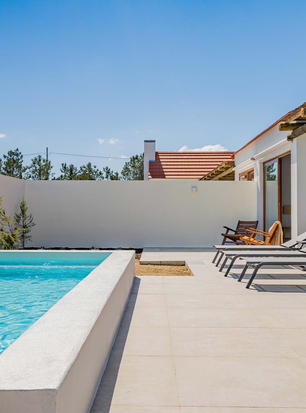 The Premium Green Villa at Pestana Comporta Village Residences has a pool, sun loungers, and an outdoor pergola