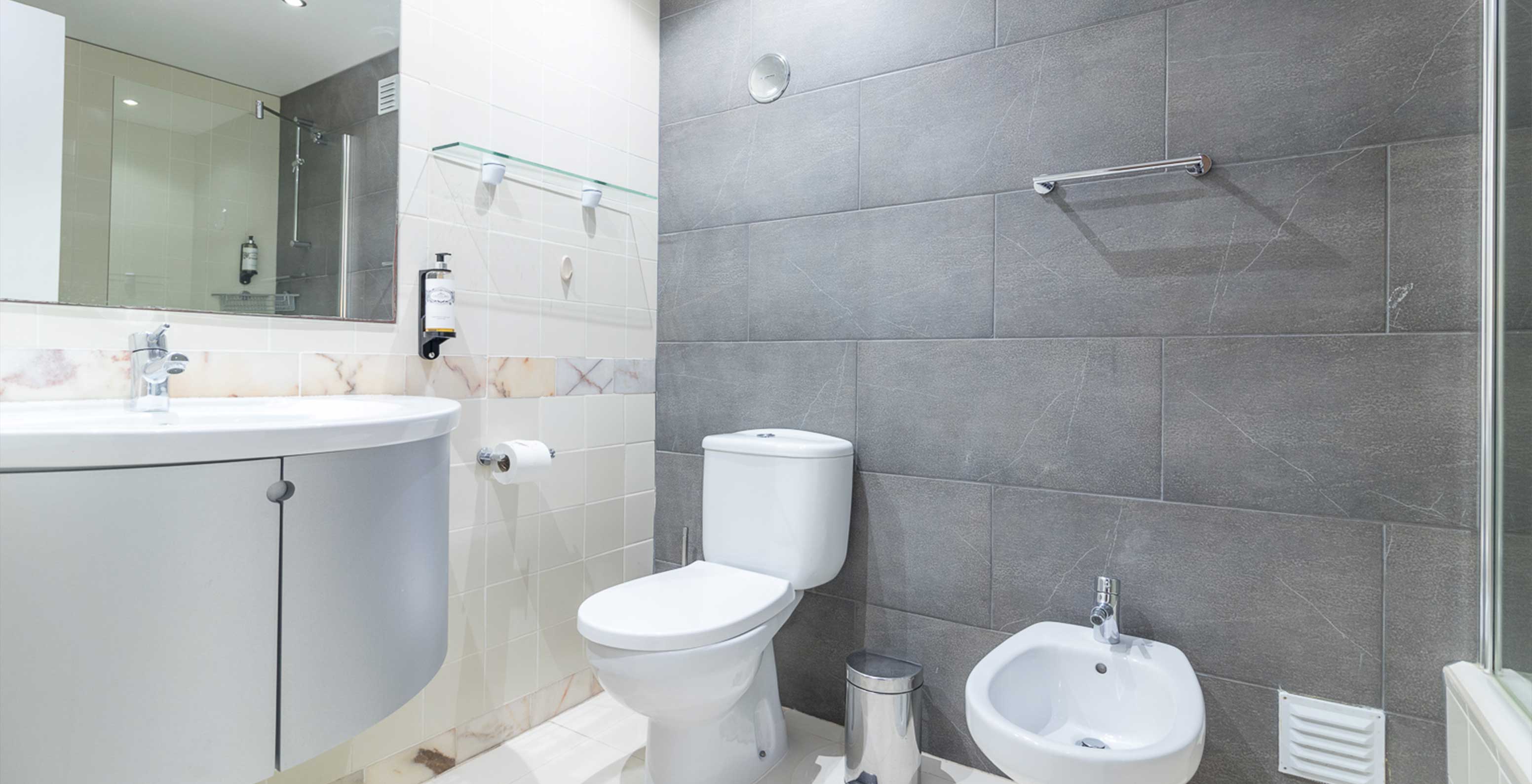 The Garden View Studio at Pestana Alvor Atlântico has a bathroom equipped with a sink, toilet, and bidet