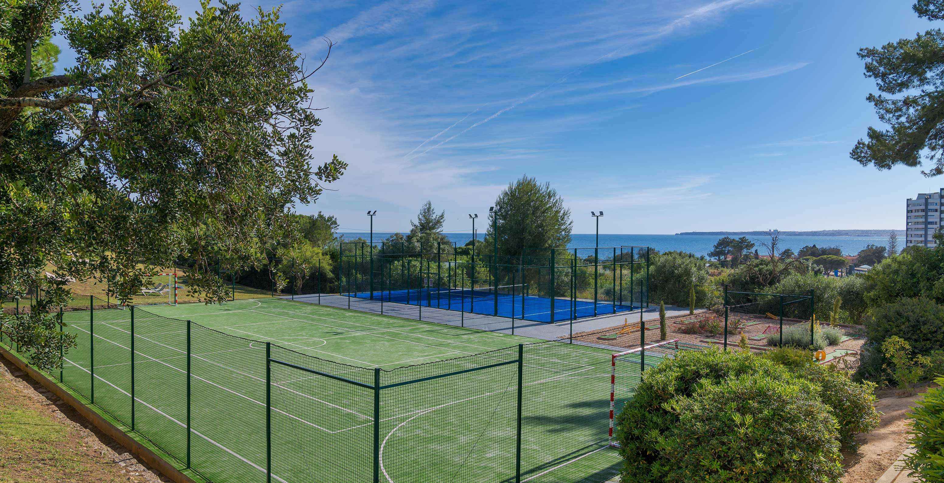 Pestana Blue Alvor Beach is a 5-star hotel with a pool and offers a Padel Court and a Multi-Purpose Court
