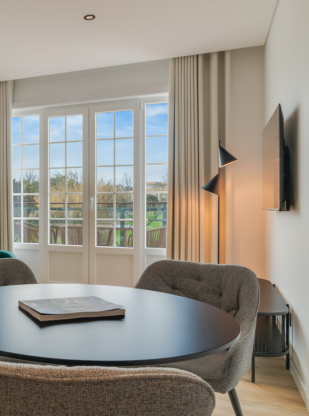 The Family with Balcony - Clubhouse of Pestana Sintra Golf has a dining table and two windows with access to the balcony