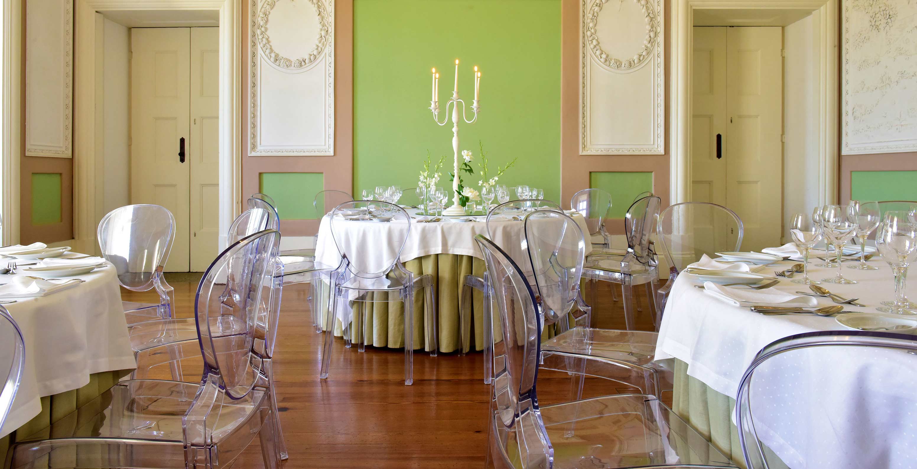Visconde Velado event room decorated for a wedding at Pestana Palácio do Freixo Historic Hotel by the Douro River
