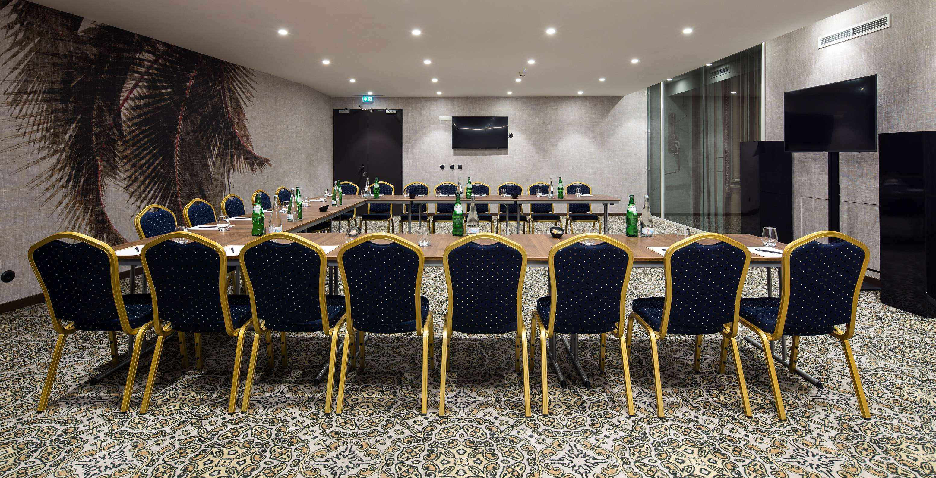 Pestana Porto - A Brasileira, a 5-star hotel in Porto, has two fully equipped meeting rooms