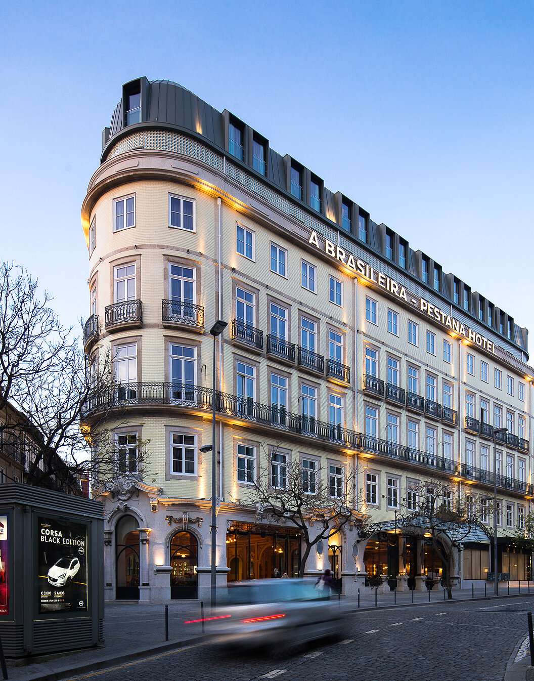 Exterior view of the hotel Pestana Porto - A Brasileira, a 5-star hotel in the center of Porto