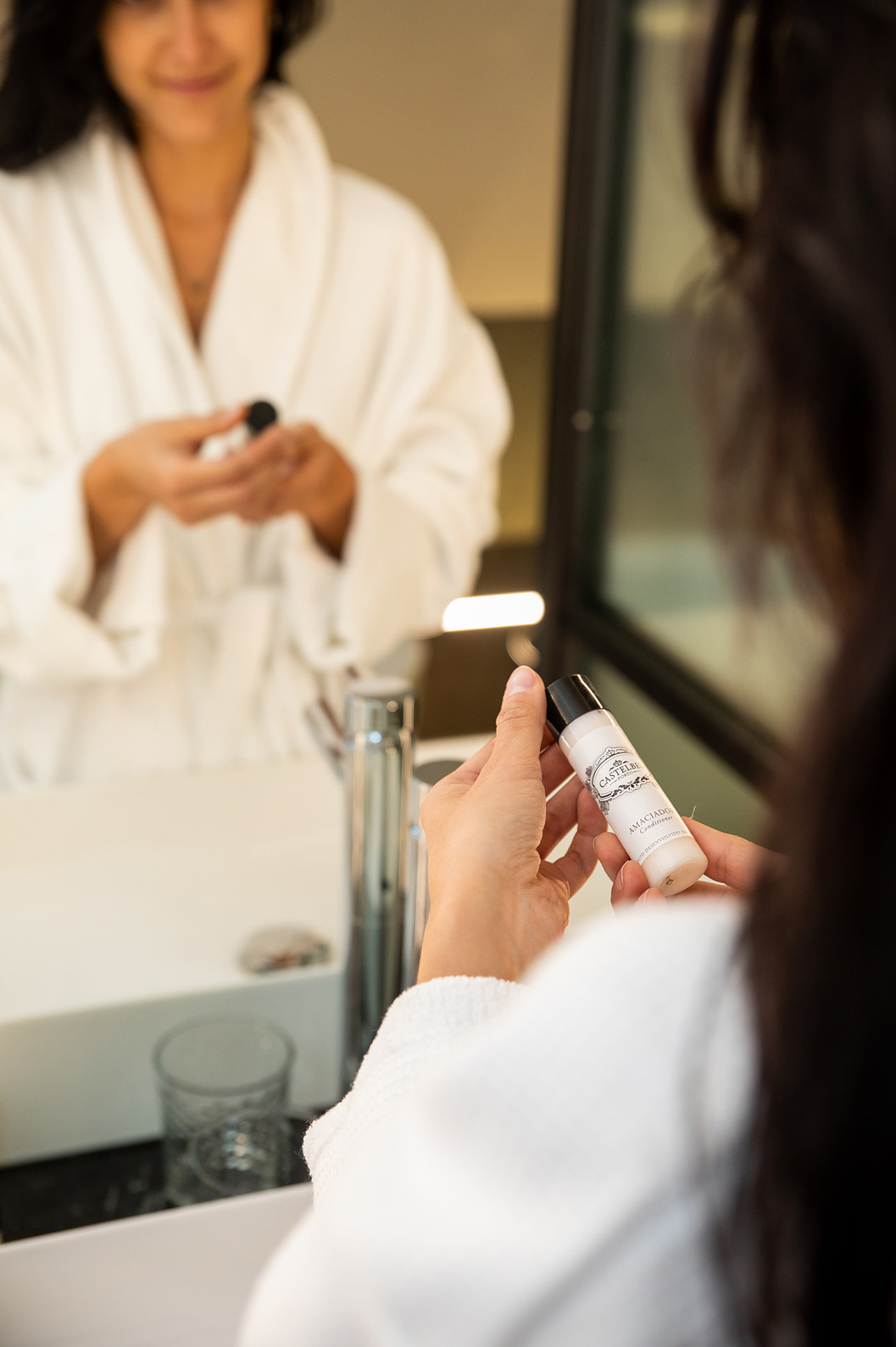 The Superior Plus at Pestana Plaza Mayor has a bathroom with washbasin, mirror, and amenities