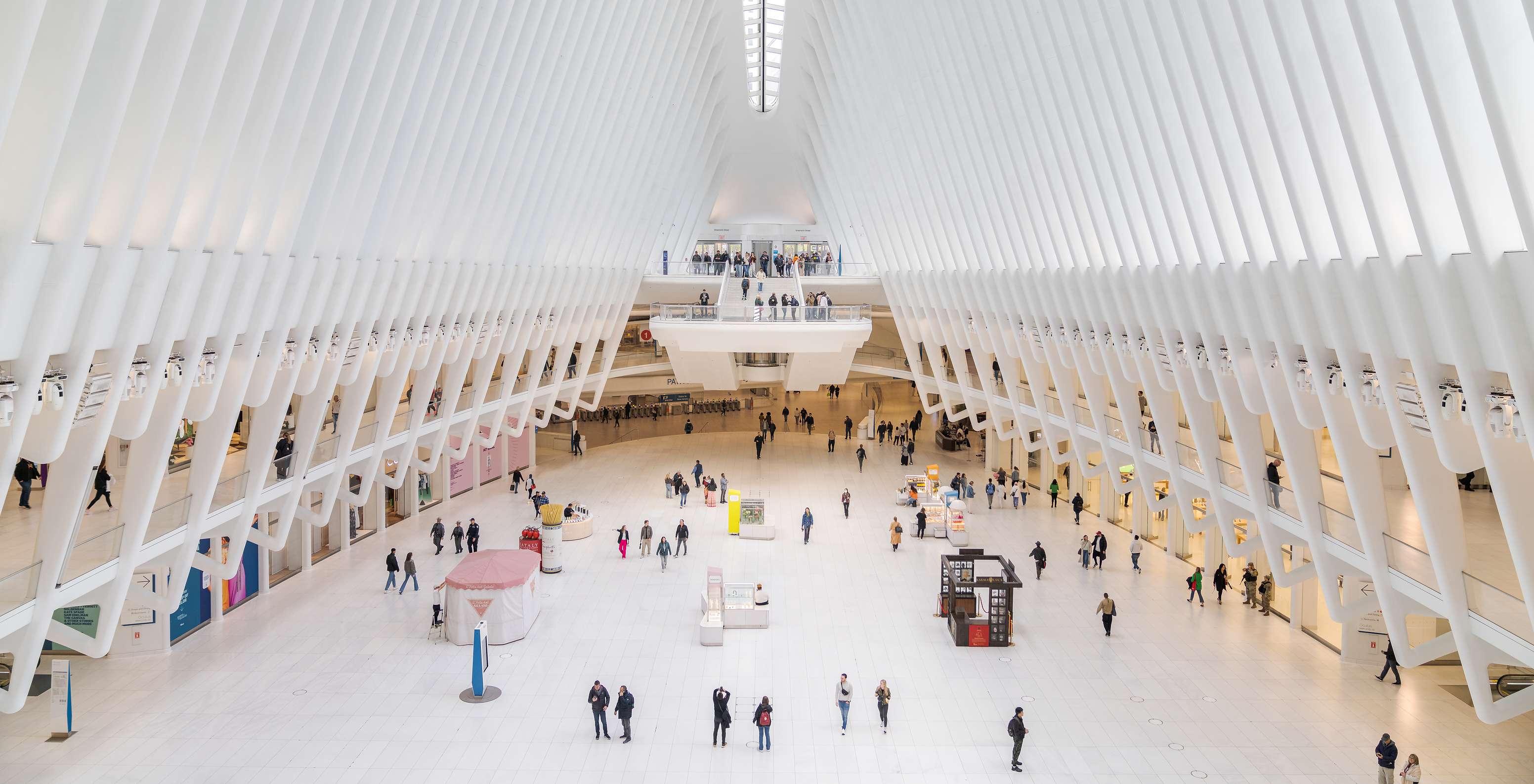 The Oculus, una impresionante estación con techo de vidrio en forma de paloma, ubicado en el World Trade Center en Nueva York