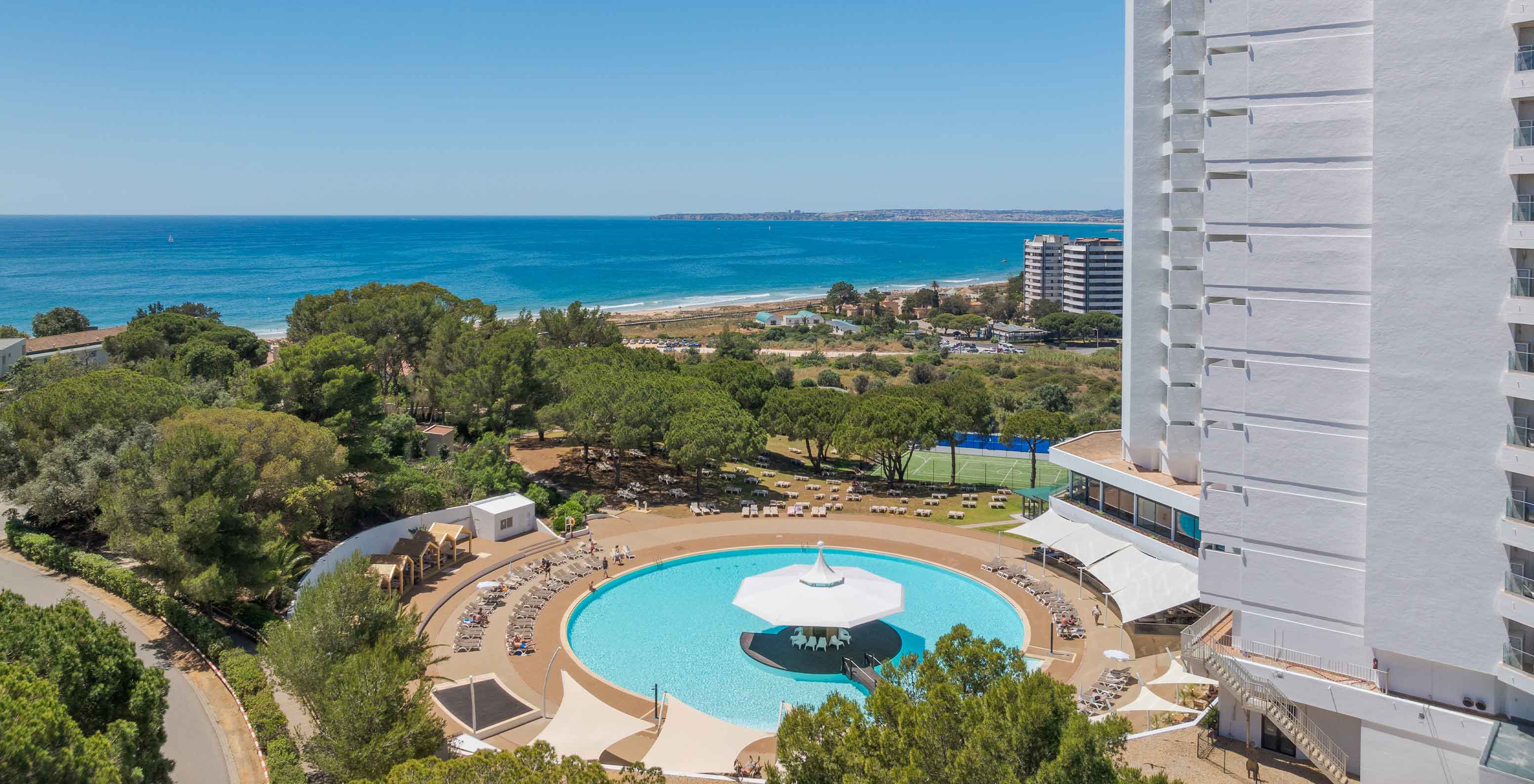 Buitenaanzicht van Pestana Blue Alvor Beach, een all-inclusive hotel in de Algarve