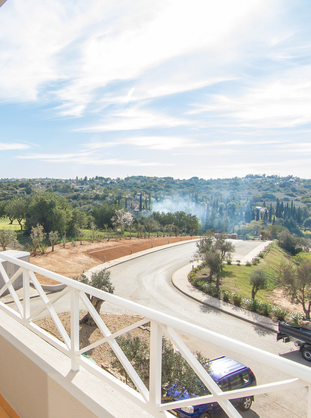 De Appartement T1 van Pestana Gramacho Residences heeft een balkon met uitzicht op de weg en het golfveld