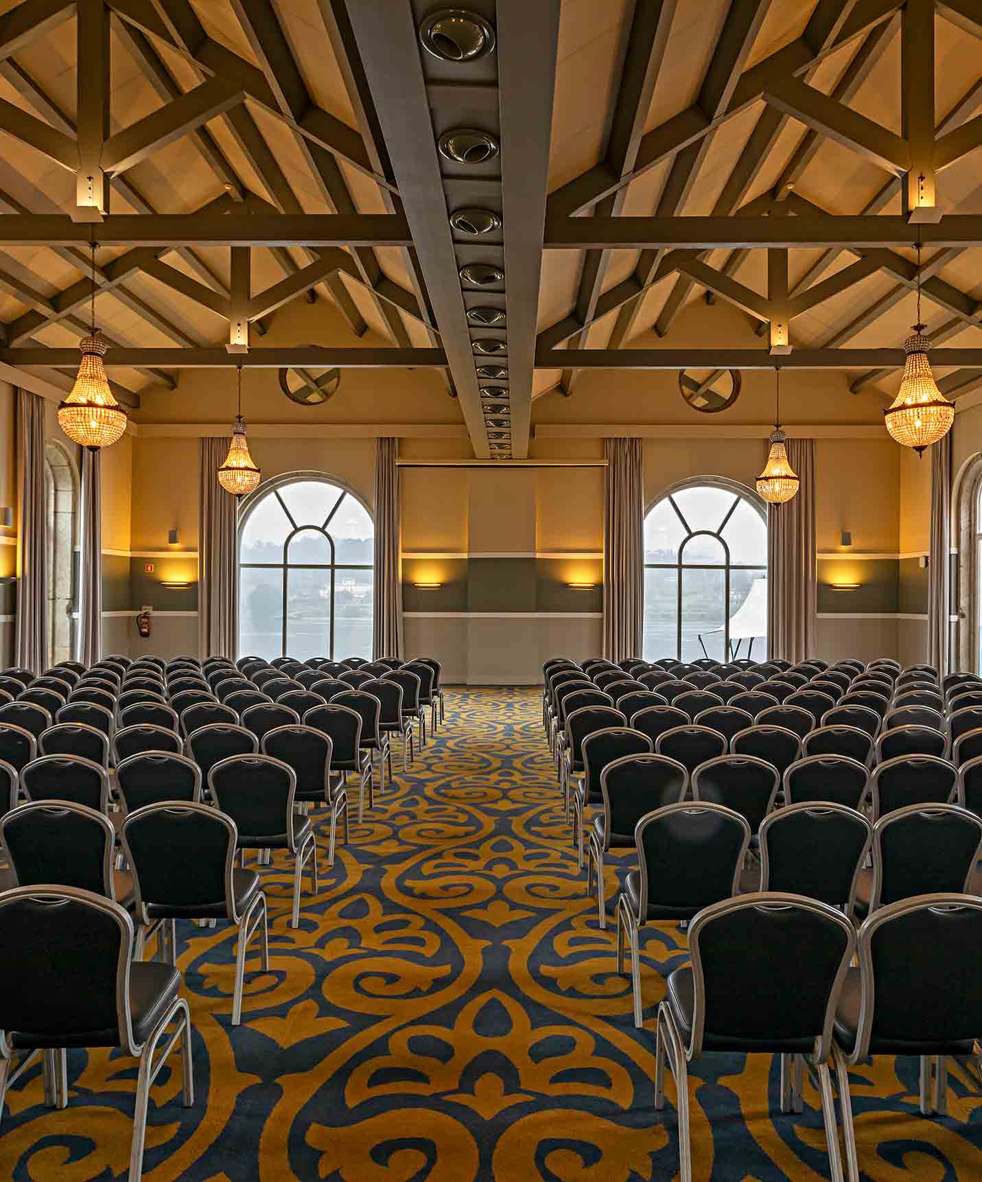 Het Pestana Palácio do Freixo, een hotel aan de Douro met een spa en zwembad, heeft een evenementenruimte