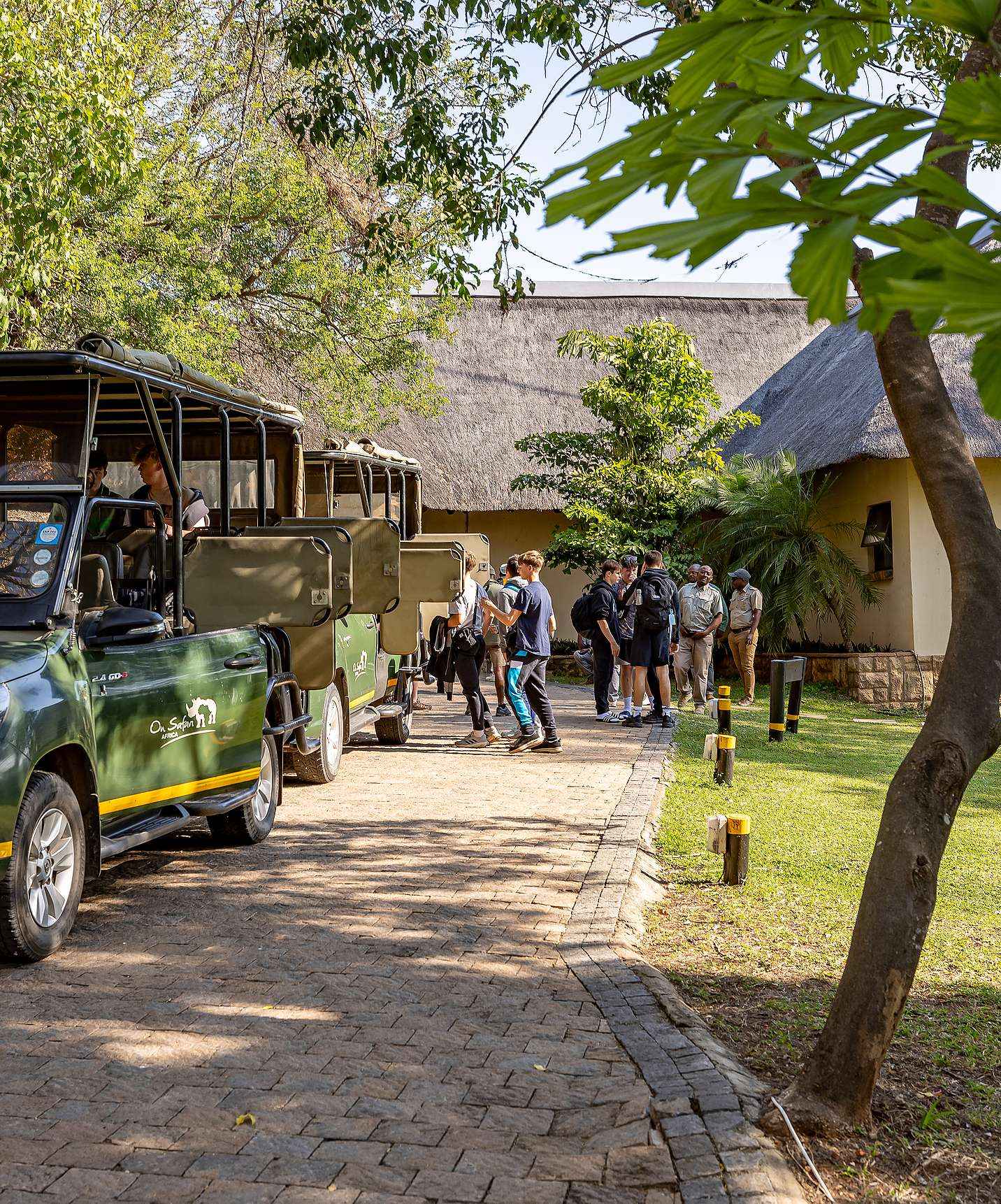 Safari tours voor het spotten van dieren in Pestana Kruger Lodge hotel met zwembad bij Krugerpark