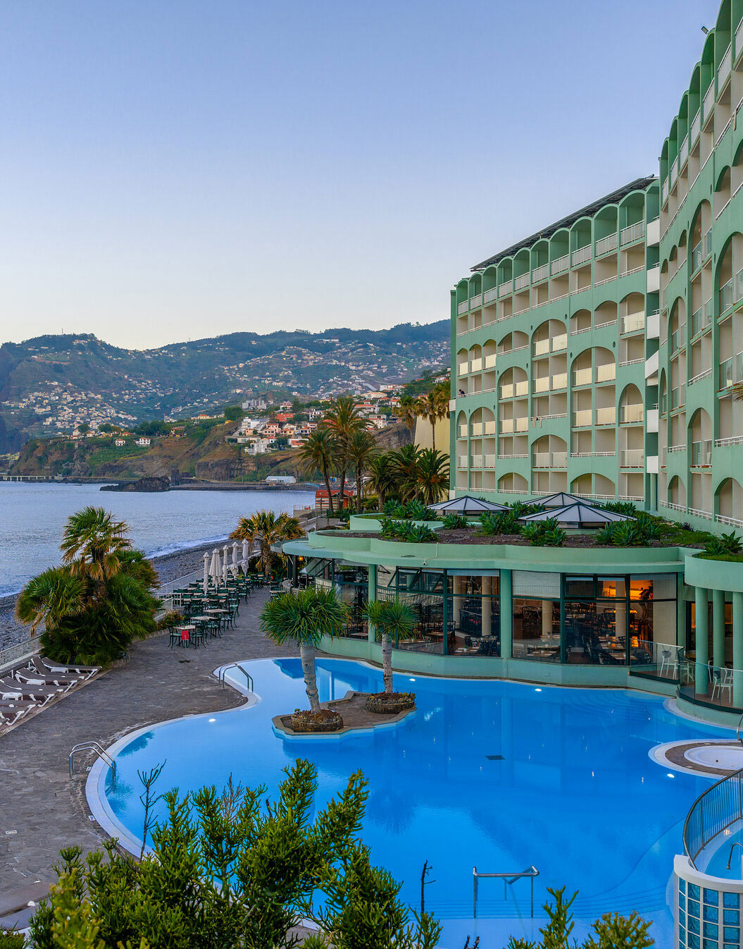 O Pestana Ocean Bay All Inclusive, Hotel 5 Estrelas no Funchal, na Madeira, com piscina e vista mar