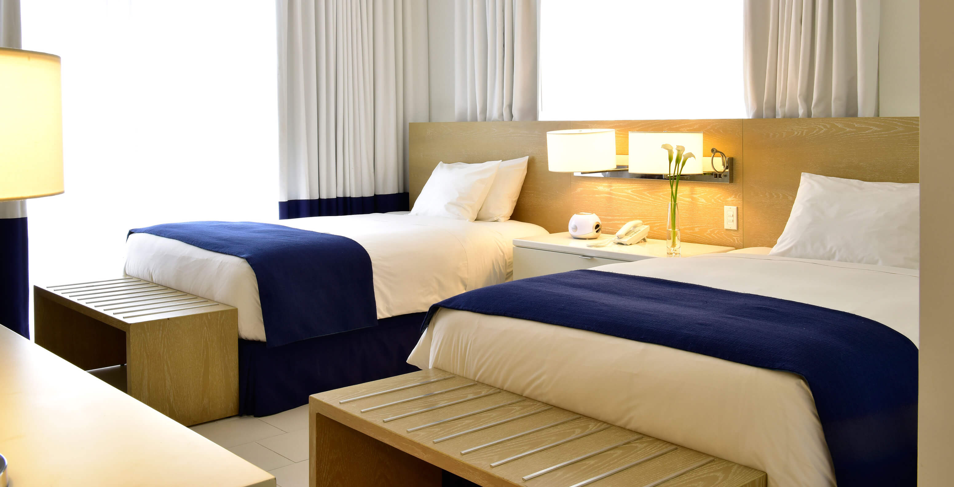 O Superior Duplo com Camas Queen - Para Pessoas com Mobilidade Reduzida do Pestana Miami South Beach é um quarto duplo