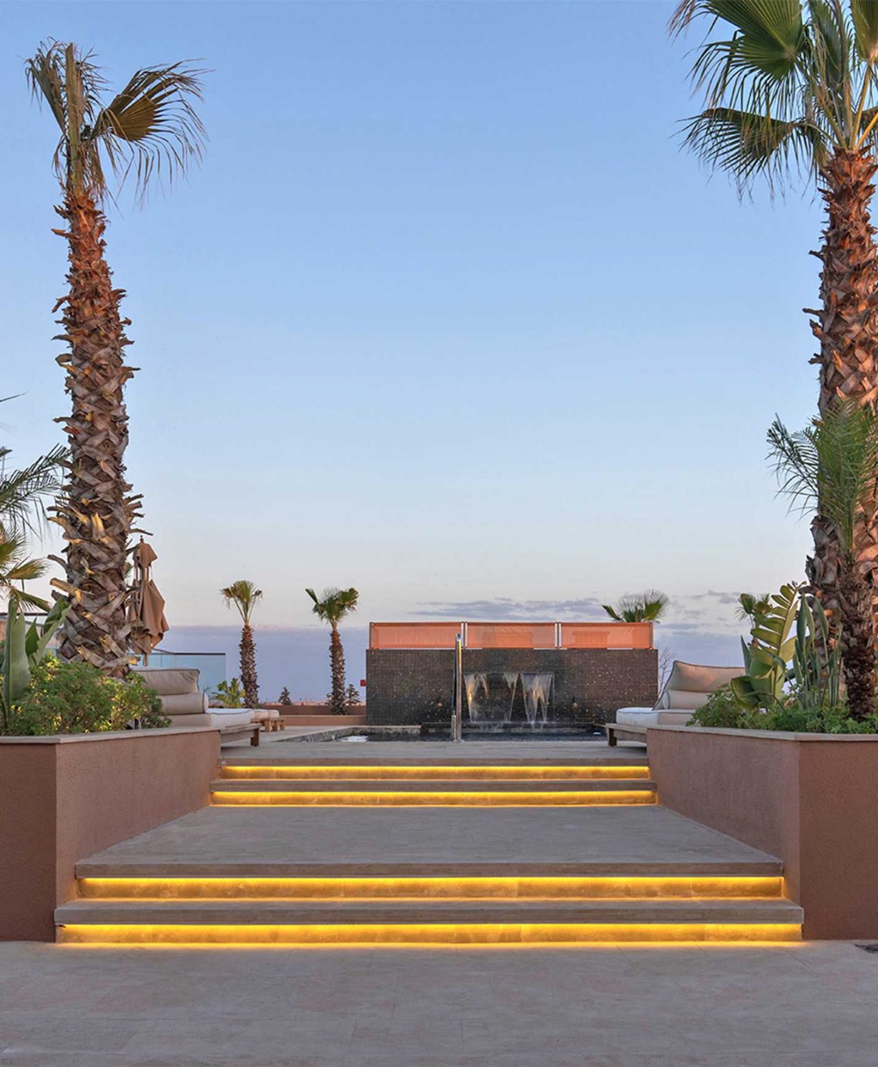 Buitenzwembad op het dak van Pestana CR7 Marrakesh, een hotel in Marokko van het merk Pestana CR7 Lifestyle Hotels