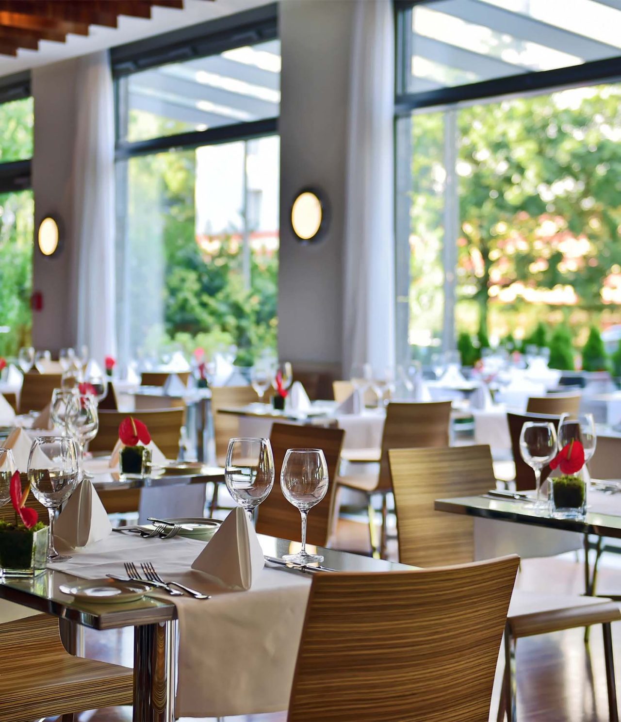 Atlantis’s decor is clean and sophisticated, with a fresh, inviting atmosphere