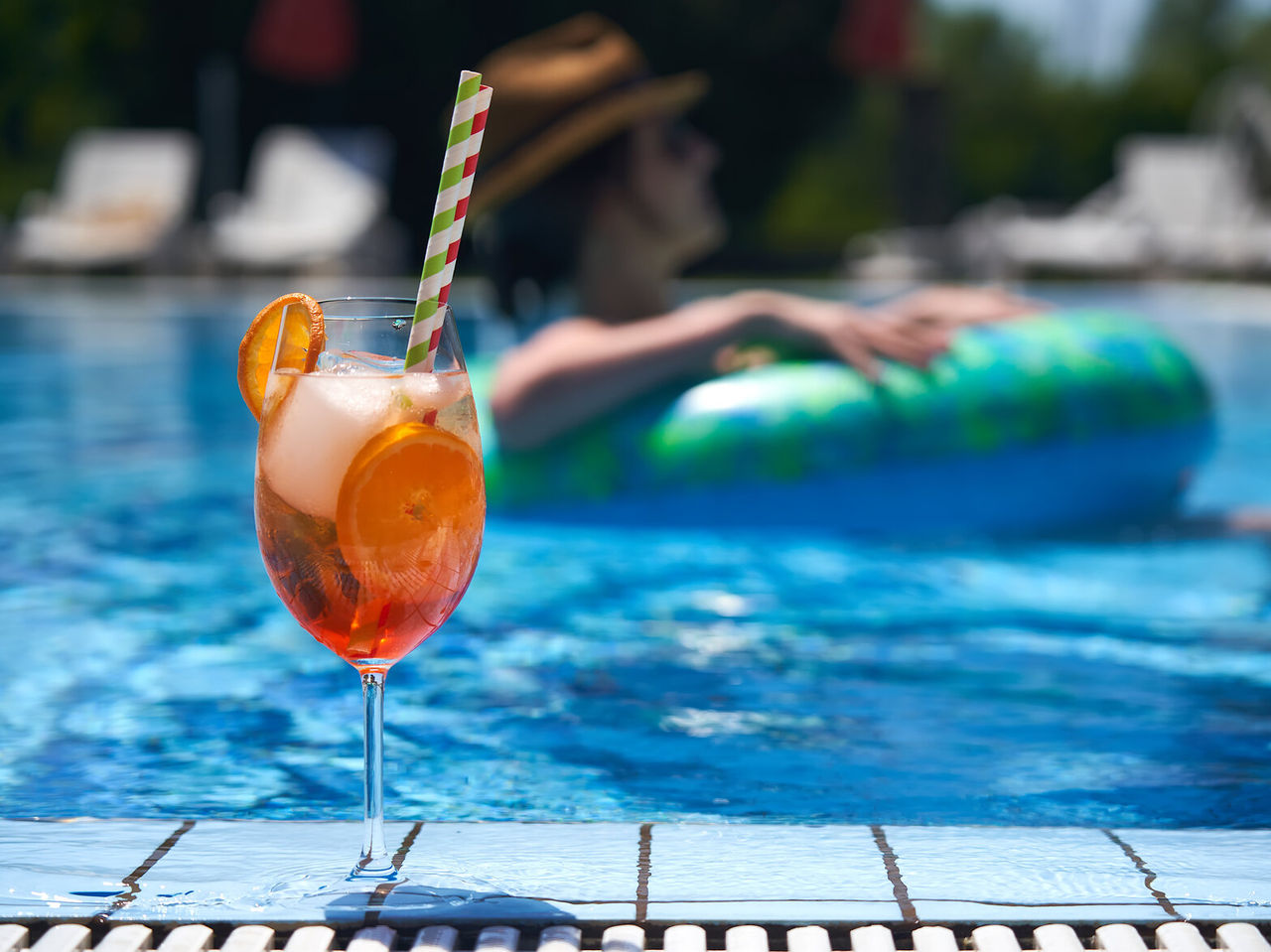 The Pool Bar at a 5-star Funchal hotel has a poolside cocktail bar